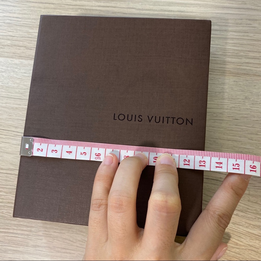Authentic LV Box - Picture 3 of 5